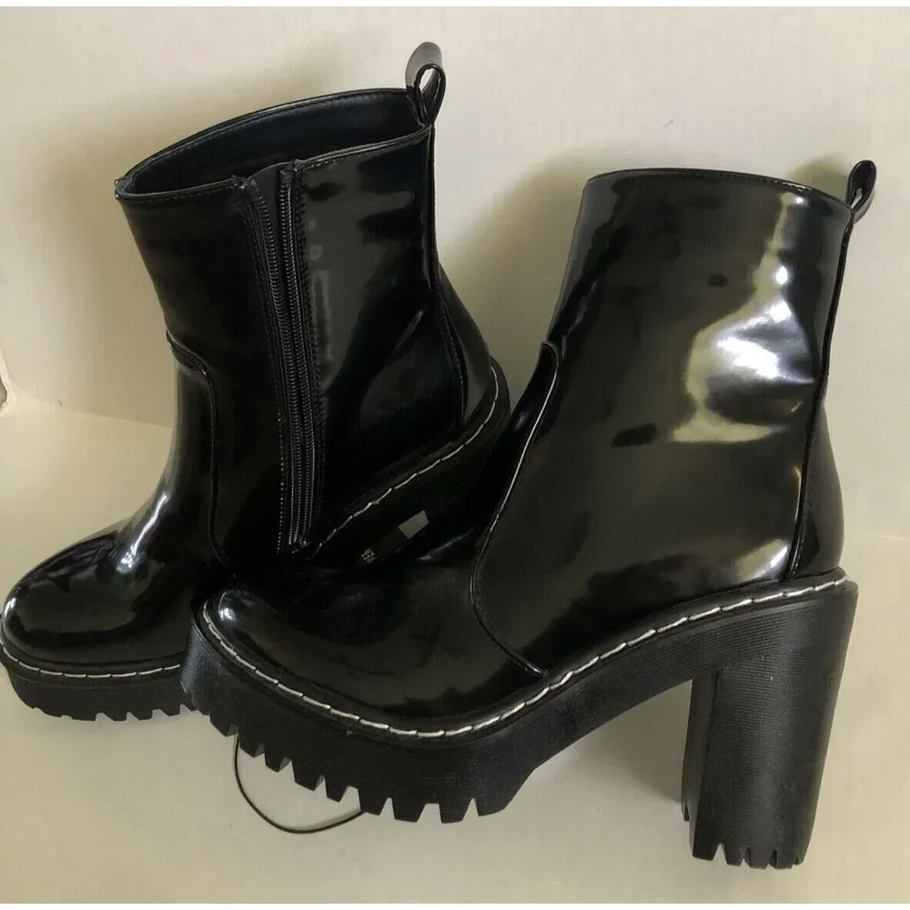 Forever 21 Chelsea Boots Womens Size 8 Faux Leather Black w/‎ Zipper Chunky Heel